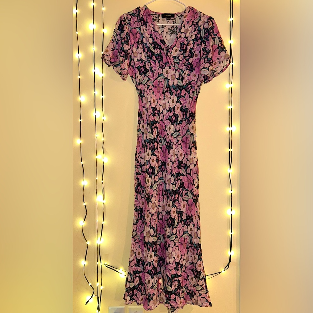 Karen Kane Women's Flutter Sleeve Dress. M. Floral.